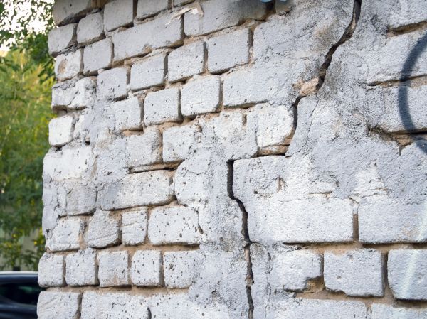 Cracked Brick Wall Repair in Crestview